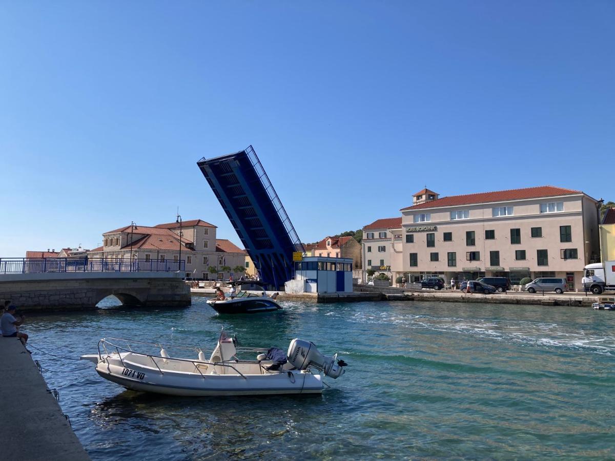 Tal Aparthotel Tisno Exterior photo